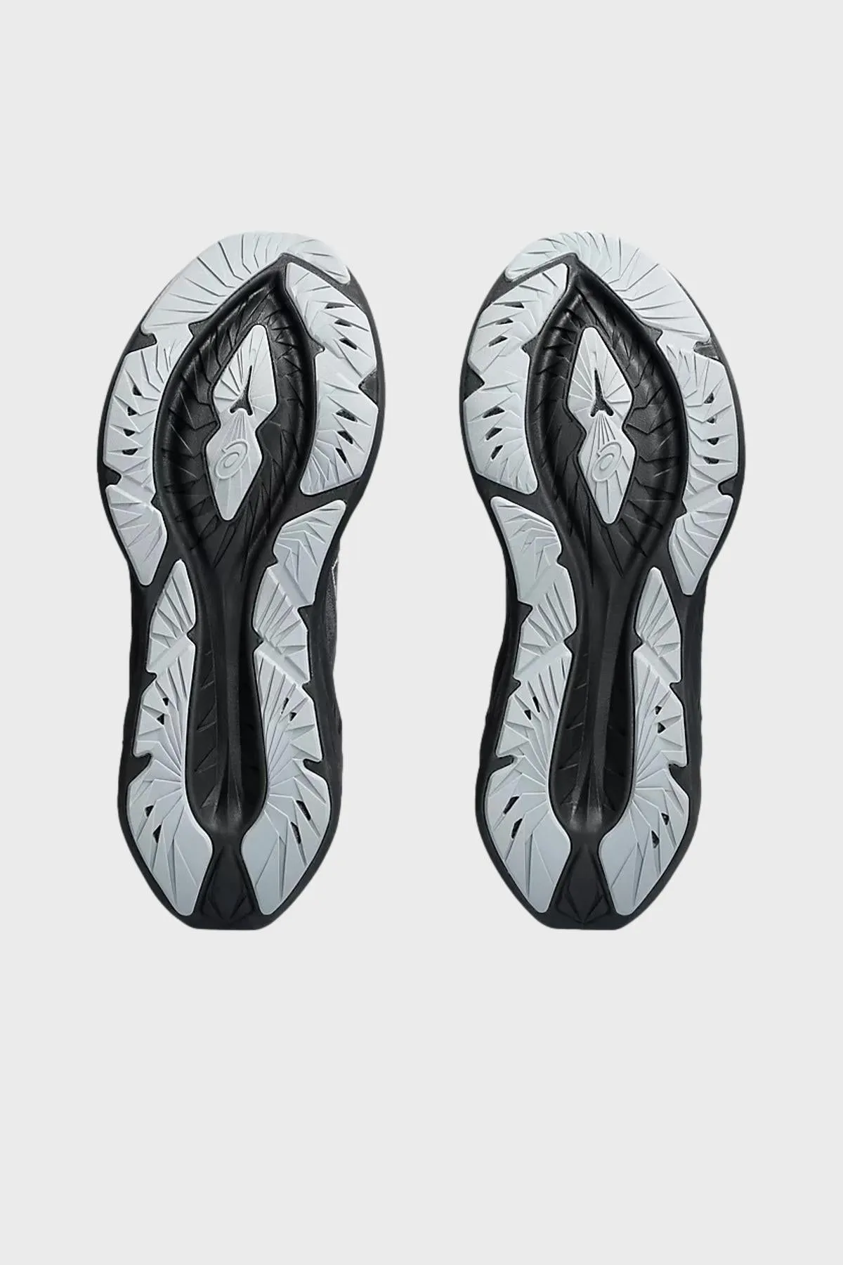 ASICS - NOVABLAST 4