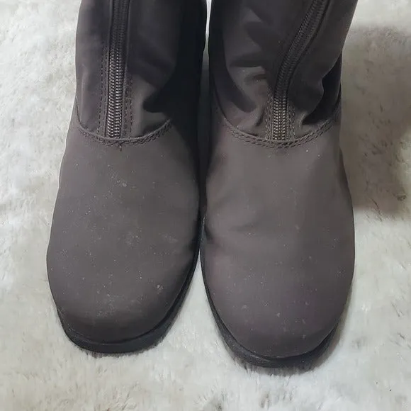 Totes Vintage Brown Waterproof Boots w Snow Flake Designs Faux Fur Size 8